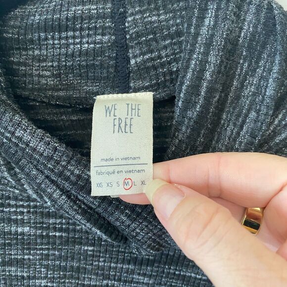 We The Free Stone Cold Split Back Long Sleeve Turtleneck Top Black Gray Medium - Picture 9 of 11